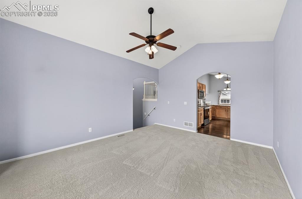 Image 33 of 50: Family Room