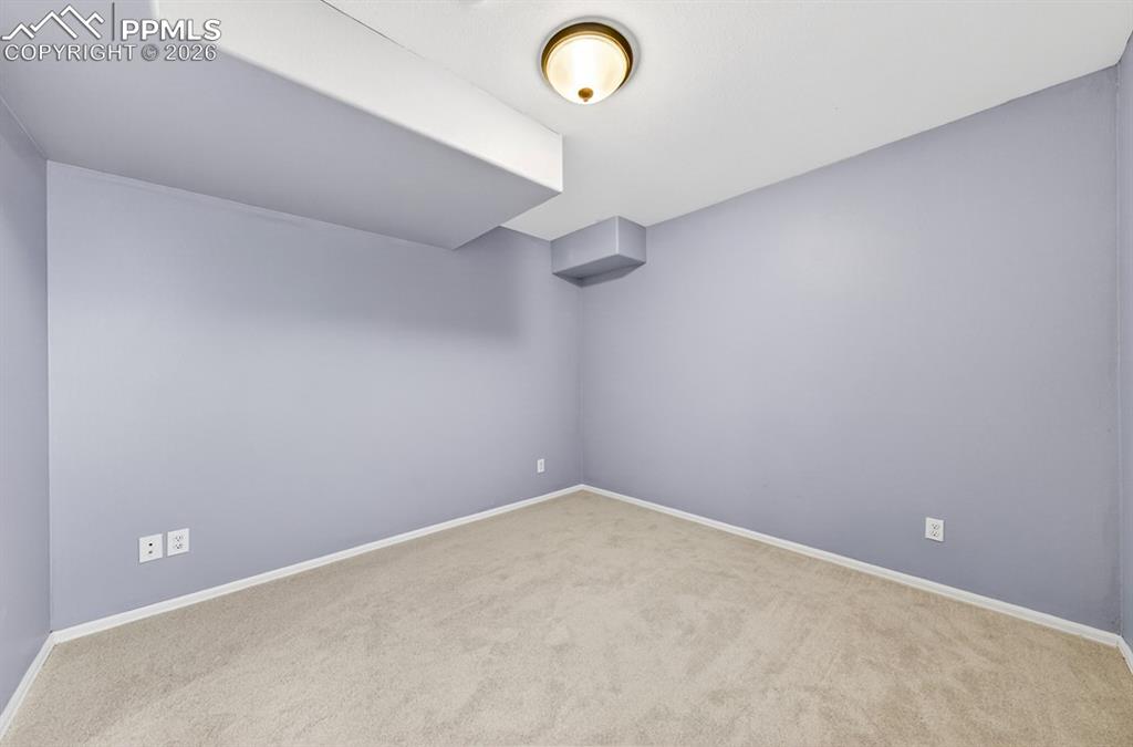 Image 42 of 50: Bedroom