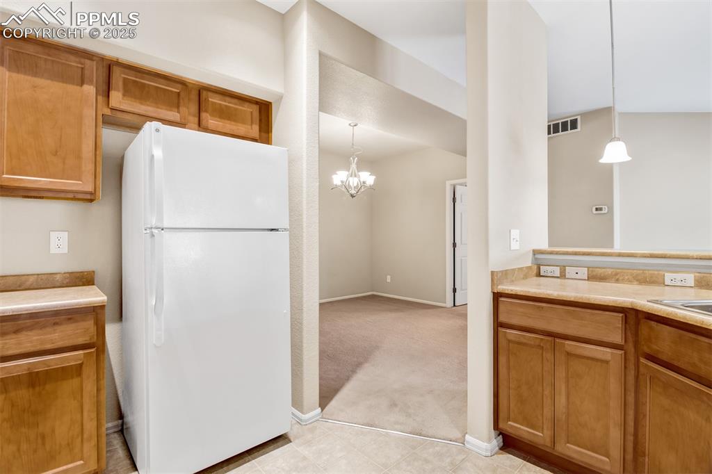 Image 12 of 23: Kitchen