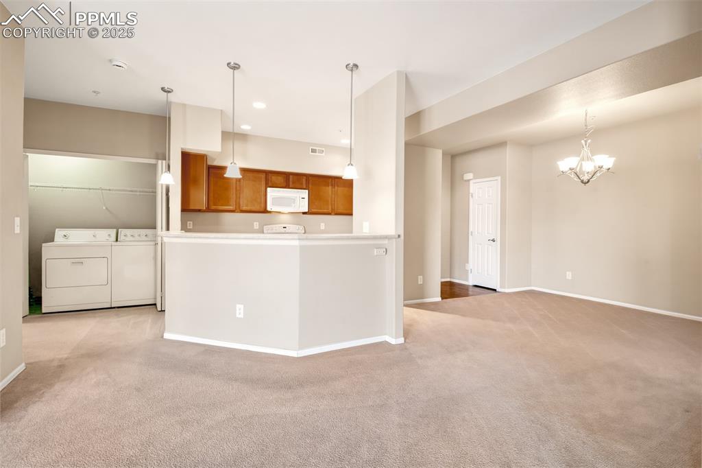 Image 9 of 23: Kitchen