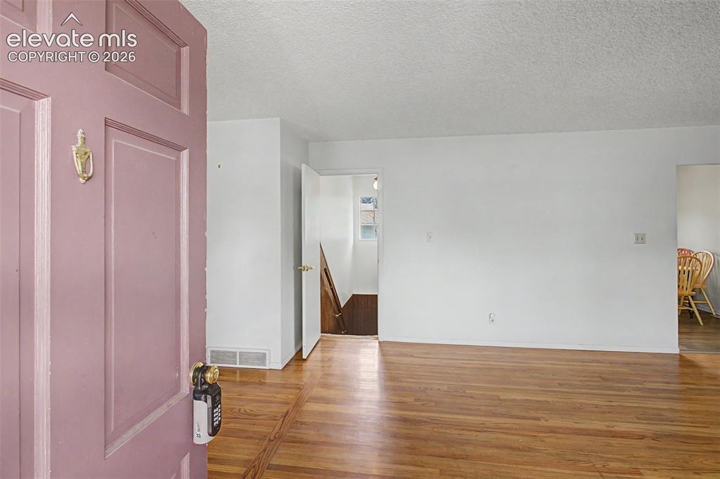 Image 5 of 34: Just in the front door
