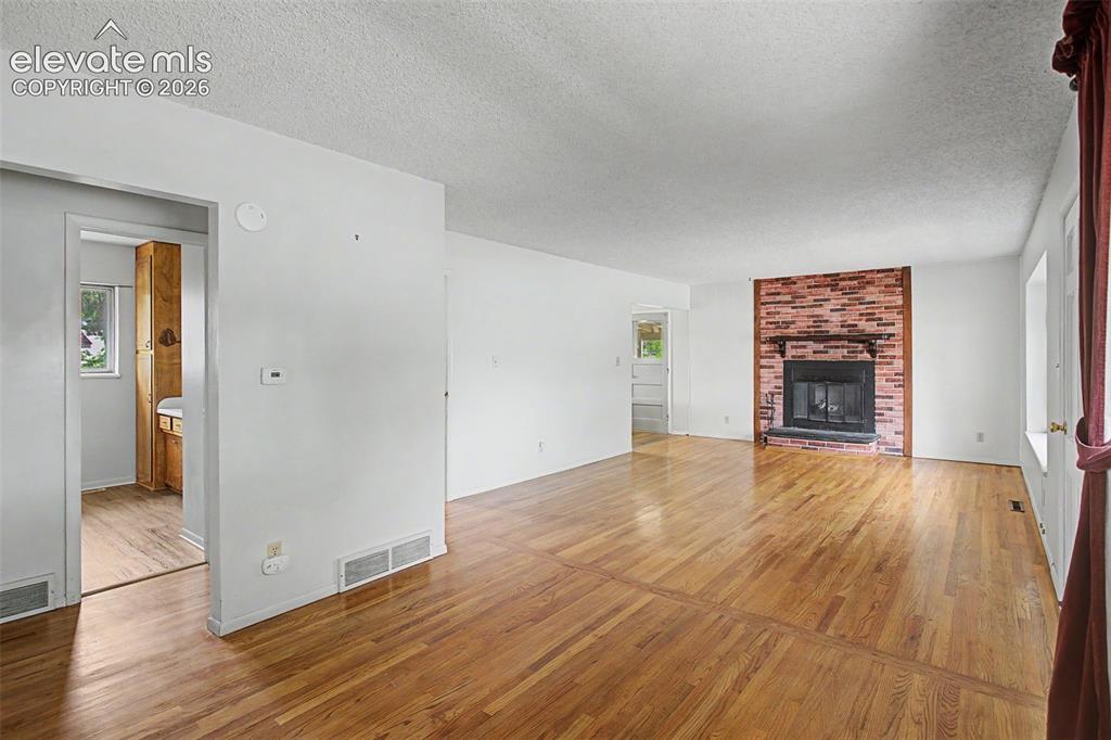 Image 6 of 34: Living Room
