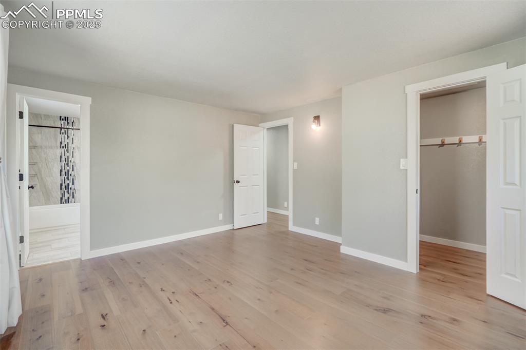 Image 16 of 28: Bedroom