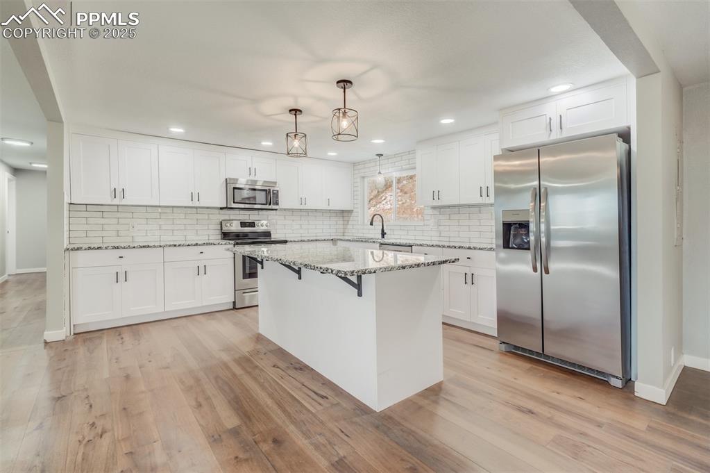 Image 5 of 28: Kitchen