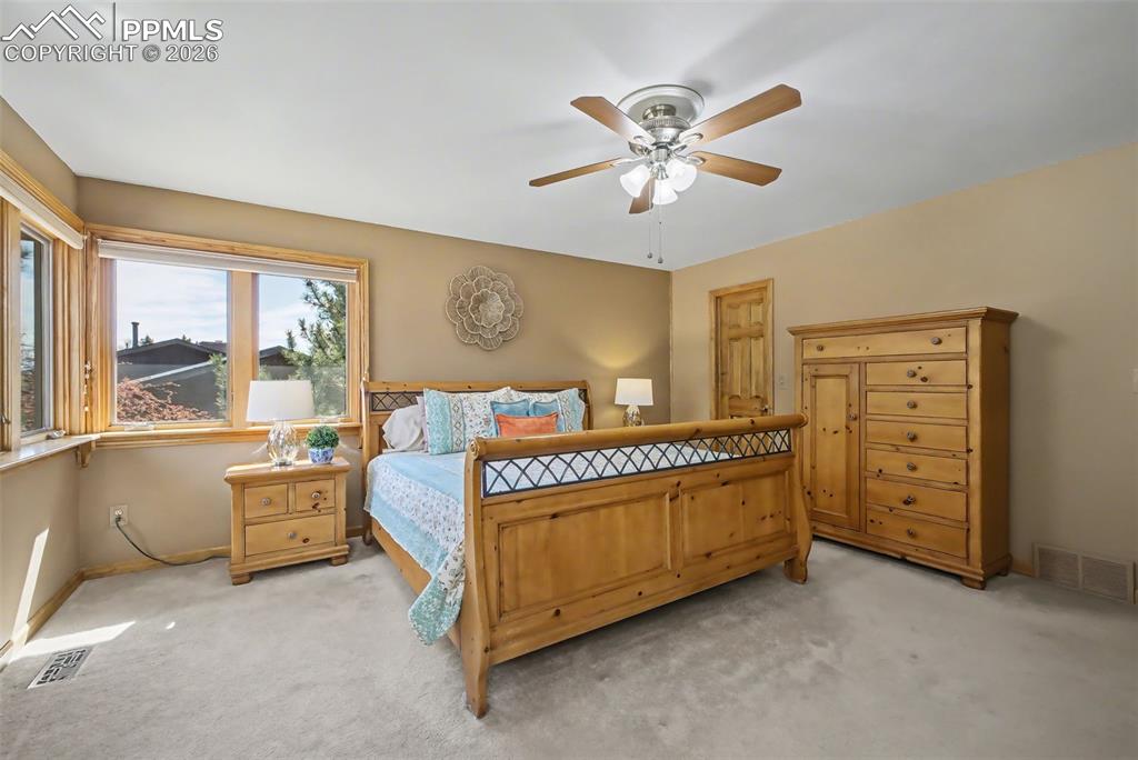 Image 20 of 45: Bedroom