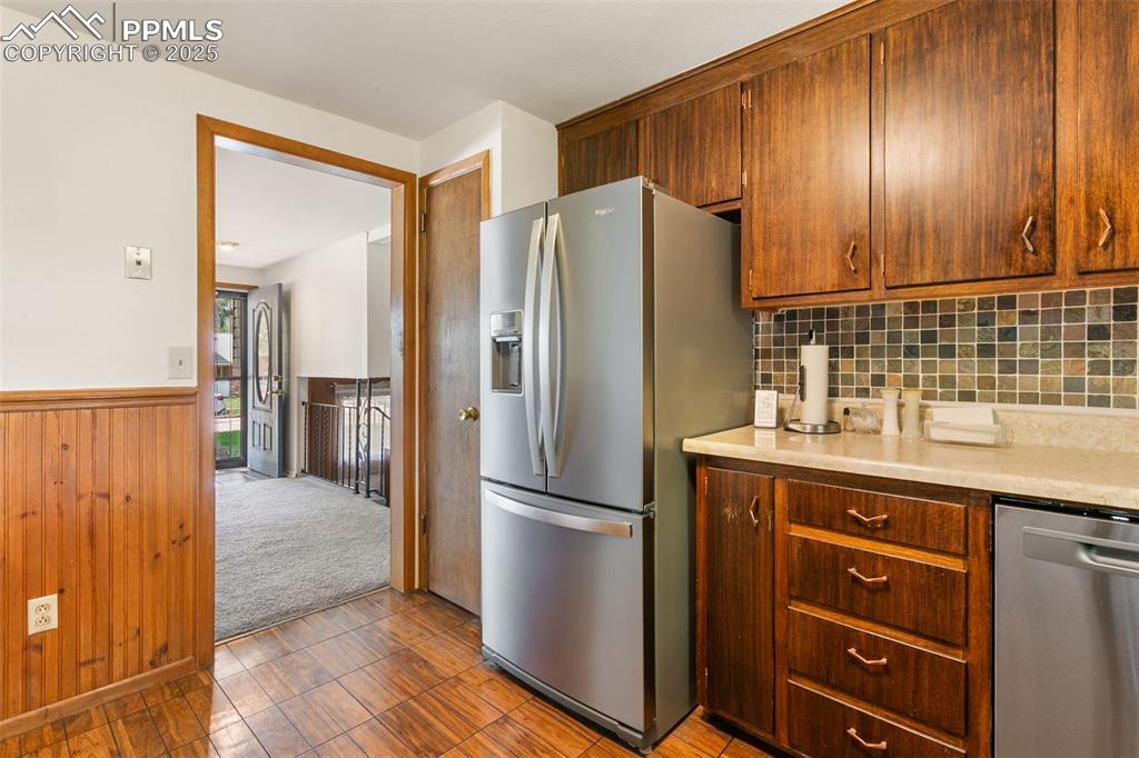 Image 13 of 37: Kitchen