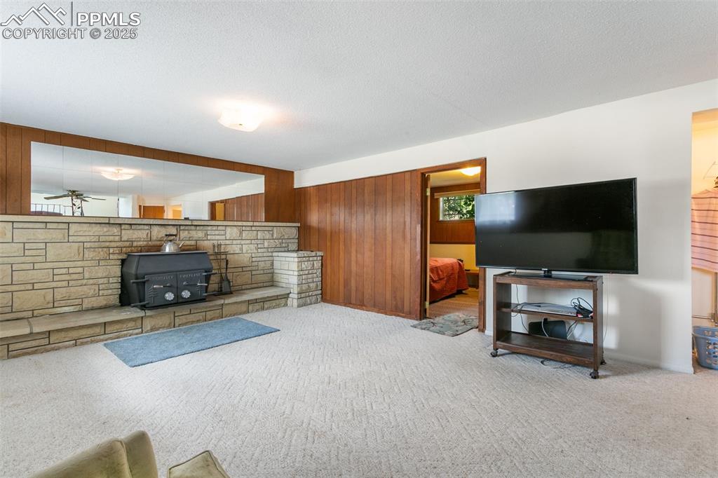 Image 15 of 37: Family Room