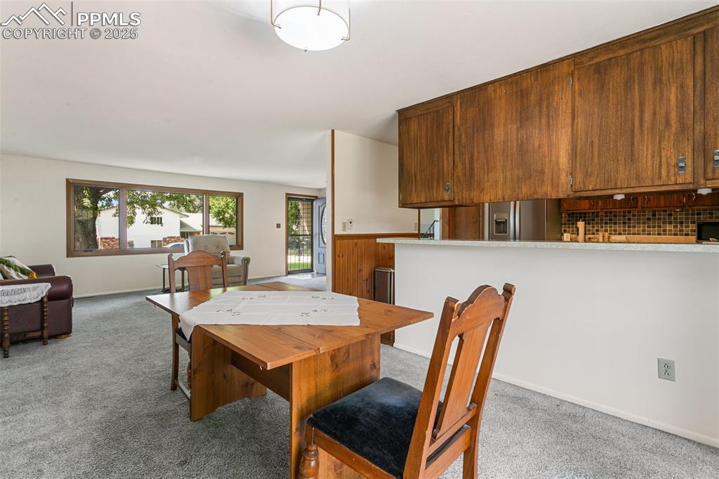 Image 9 of 37: Dining Area