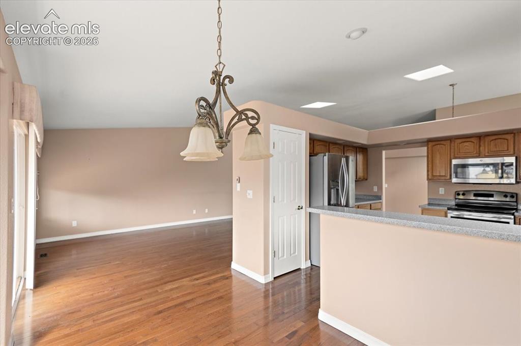 Image 6 of 30: Kitchen
