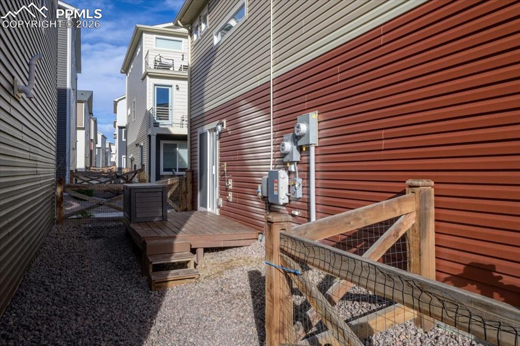 Image 22 of 27: Side of Structure