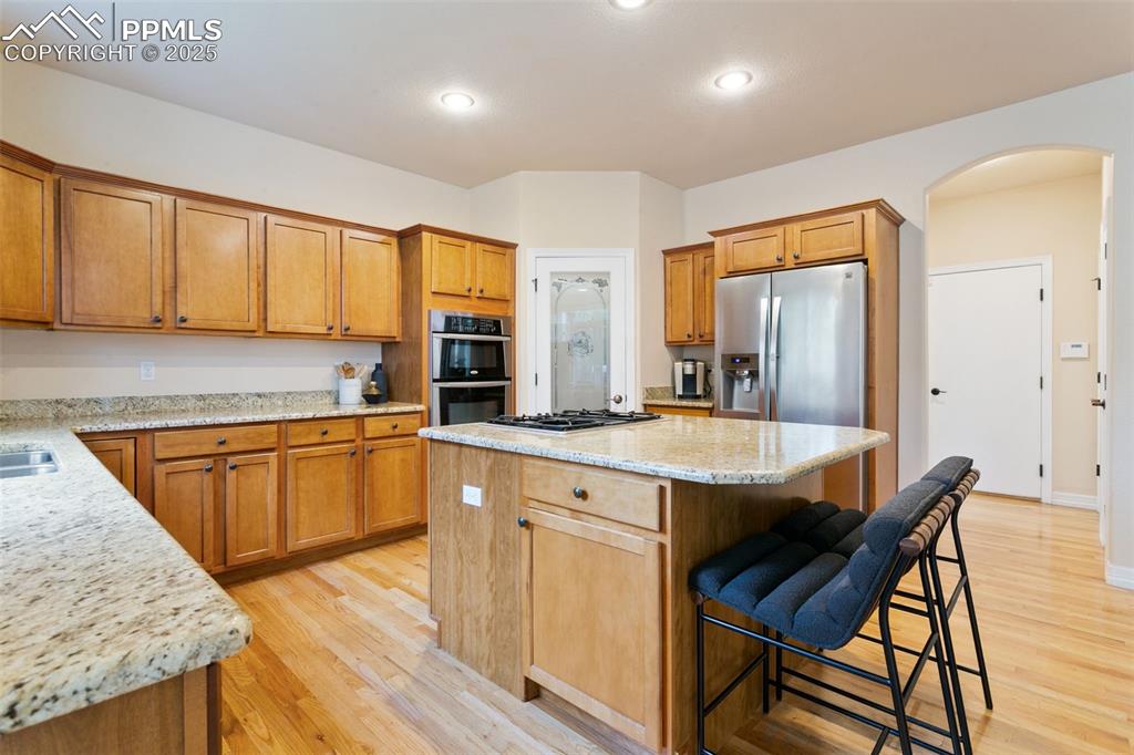 Image 12 of 50: Kitchen