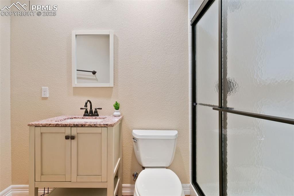 Image 39 of 50: Bathroom
