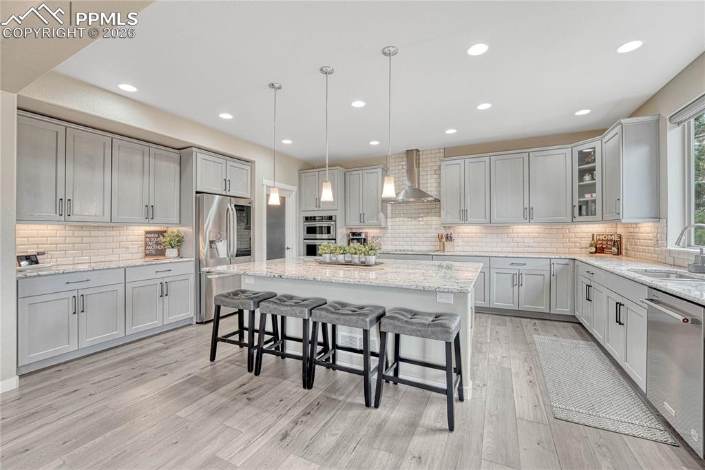 Image 10 of 49: Kitchen