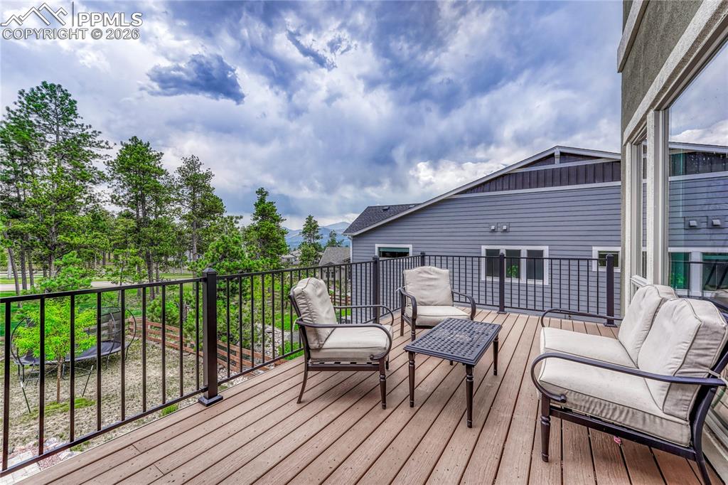 Image 15 of 49: Deck