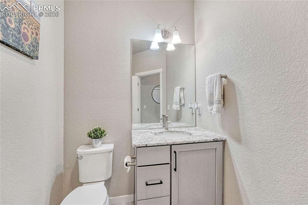 Image 18 of 49: Bathroom