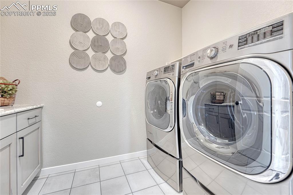 Image 26 of 49: Laundry