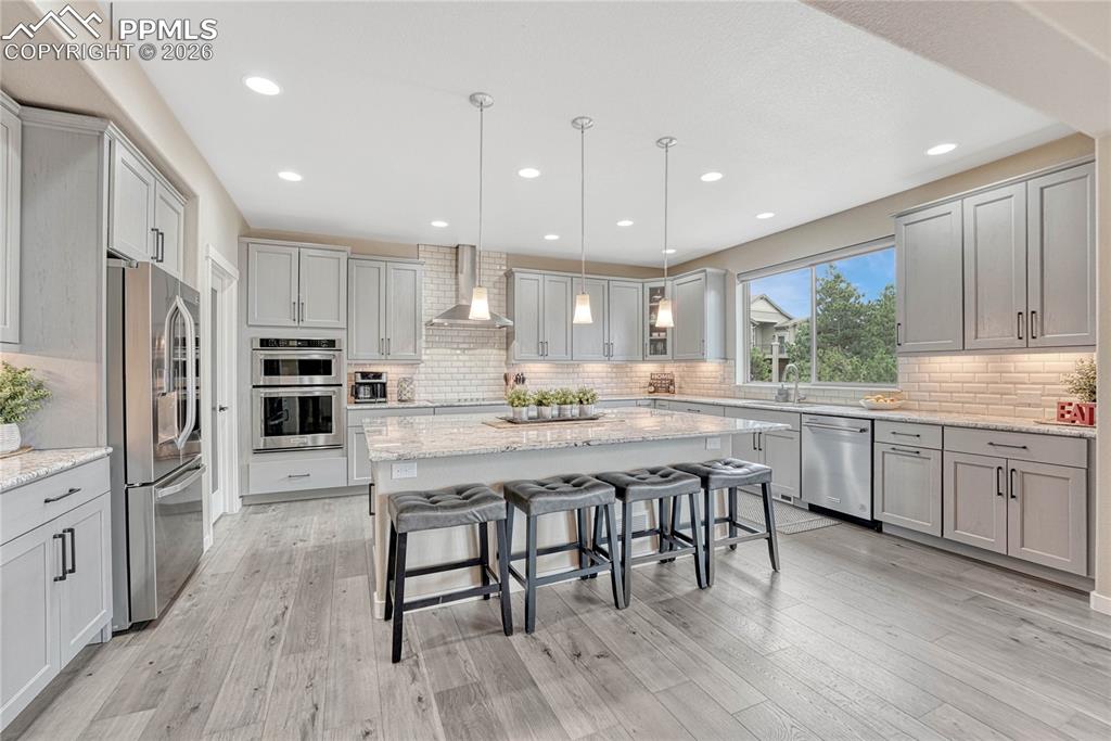 Image 9 of 49: Kitchen