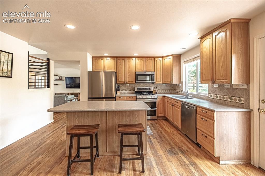 Image 14 of 50: Kitchen