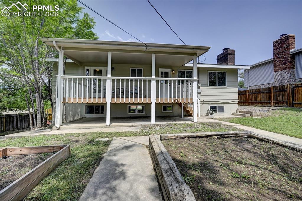 Image 40 of 41: Back of Structure