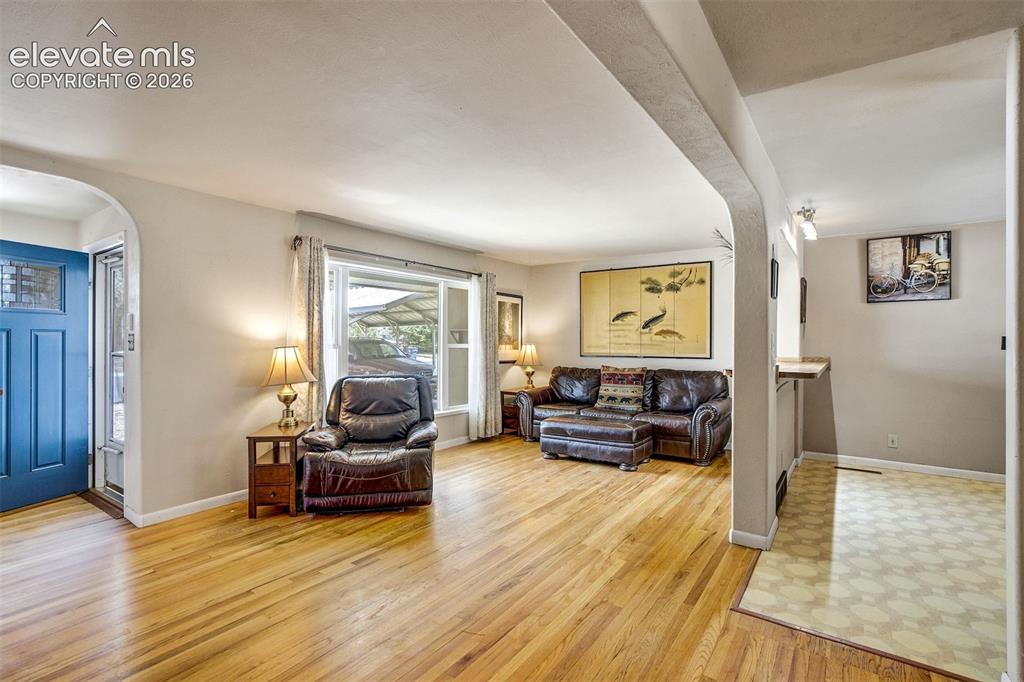 Image 6 of 40: Living Room