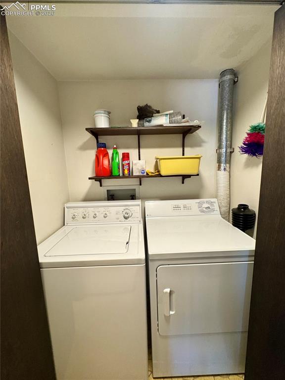 Image 18 of 24: Laundry