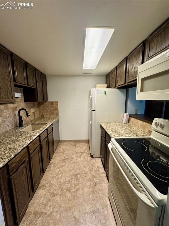 Image 6 of 24: Kitchen