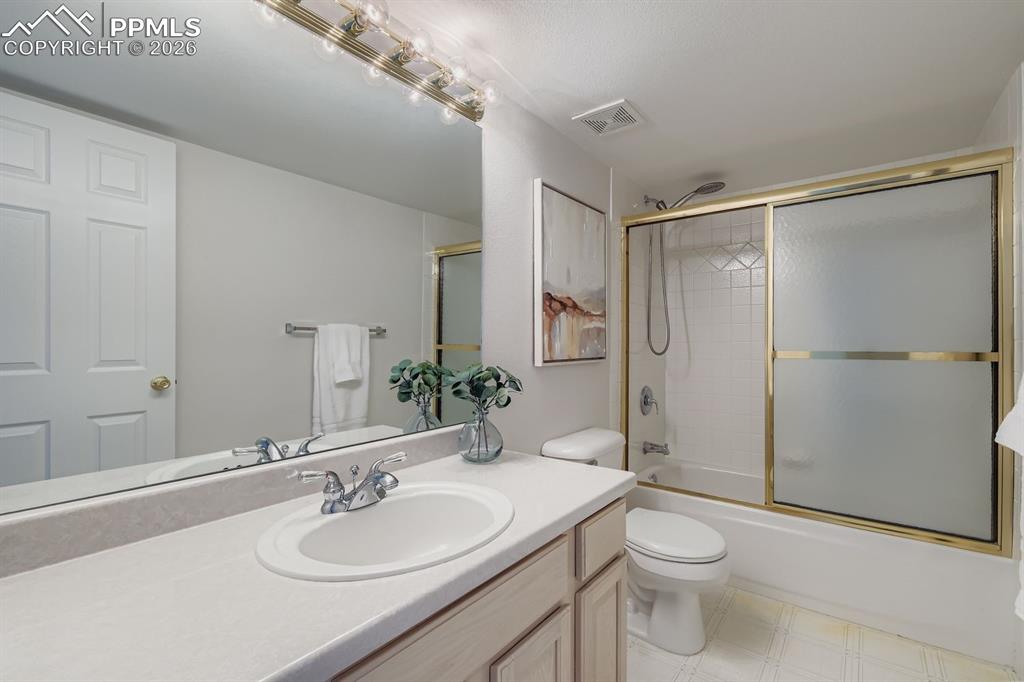 Image 28 of 41: Full bath in basement