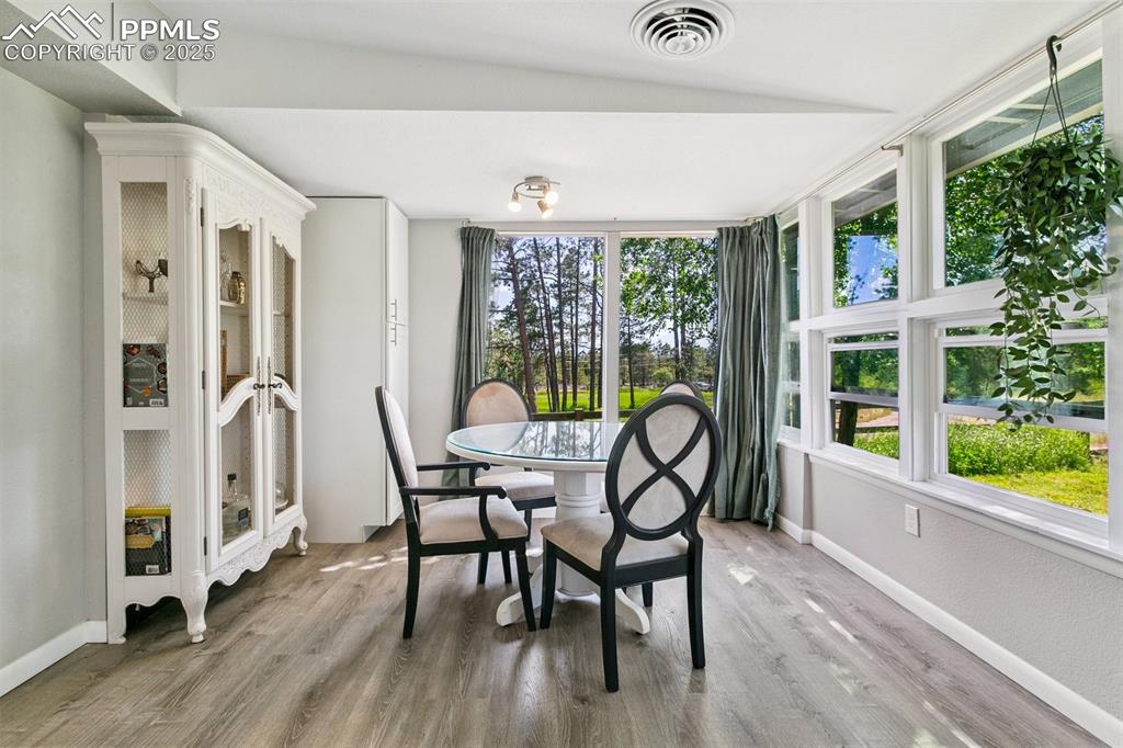Image 8 of 36: Large breakfast area or dining room
