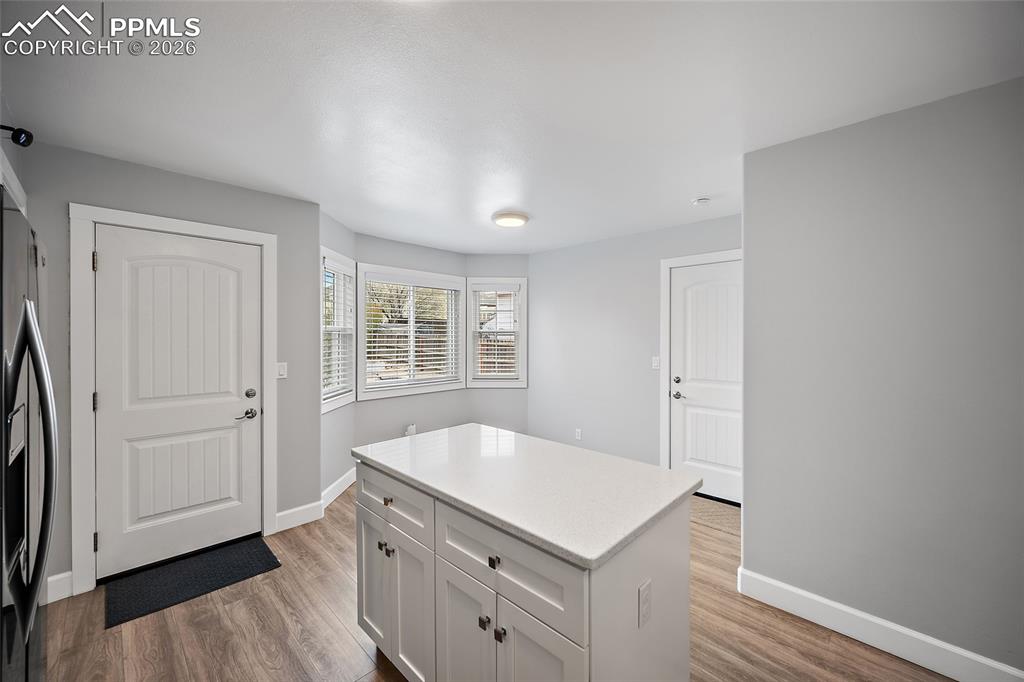 Image 9 of 32: Kitchen