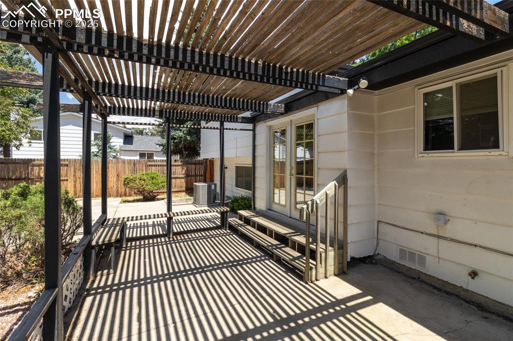 Image 32 of 42: Pergola
