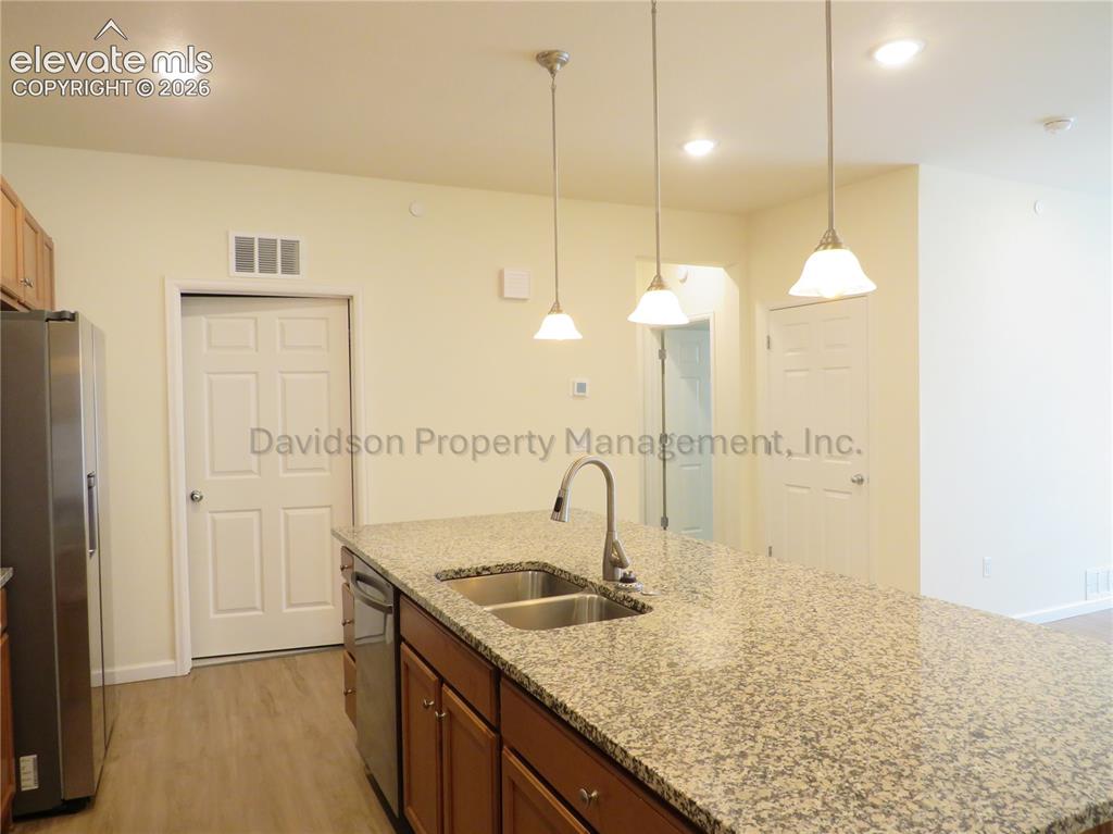 Image 4 of 15: Kitchen