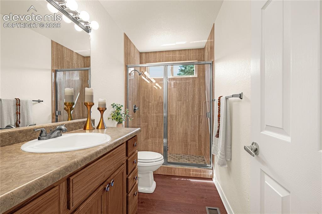 Image 13 of 28: Ensuite Primary Bath