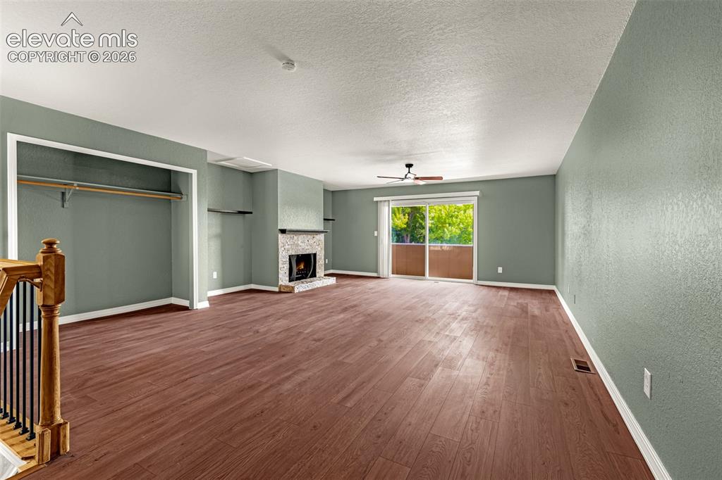 Image 18 of 28: Upstairs Loft