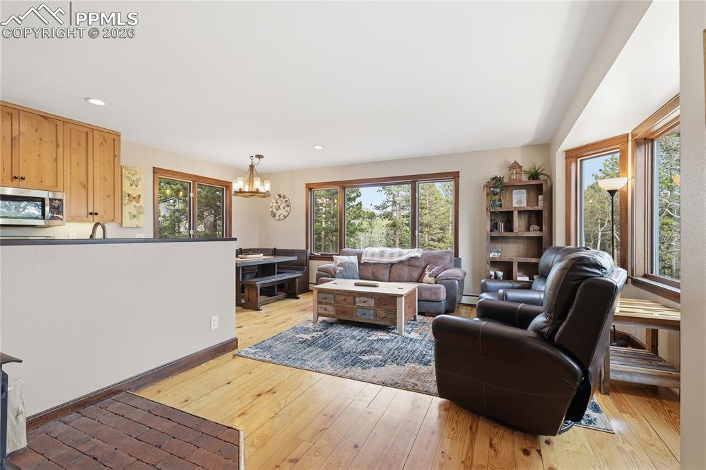 Image 10 of 32: Living Room