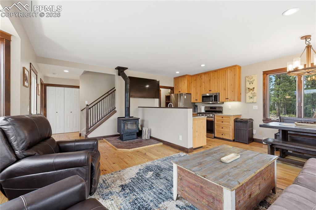 Image 11 of 32: Living Room