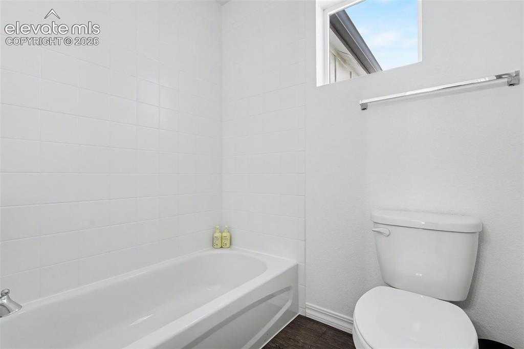 Image 34 of 48: Upper floor full bathroom