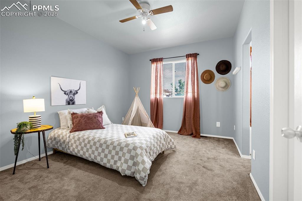 Image 15 of 28: Bedroom