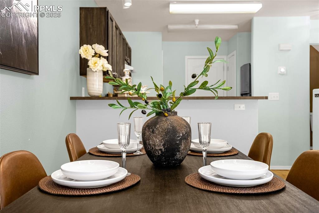 Image 9 of 28: Dining Area
