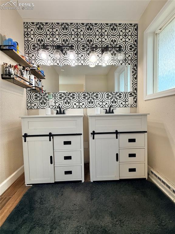 Image 16 of 35: Bathroom