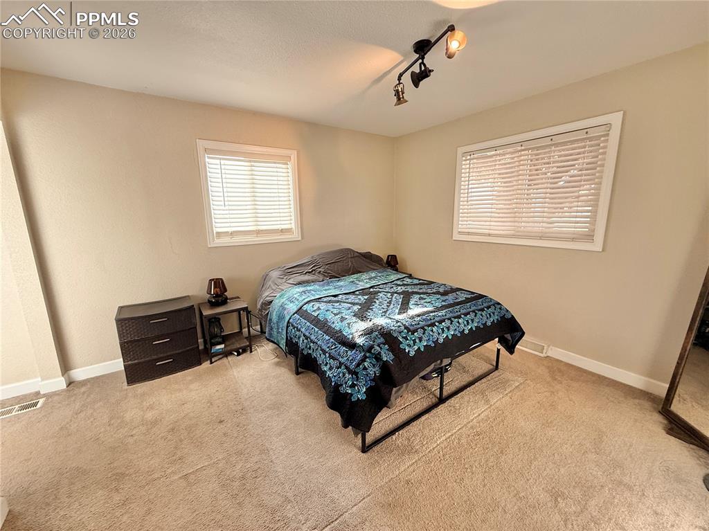 Image 18 of 35: Bedroom