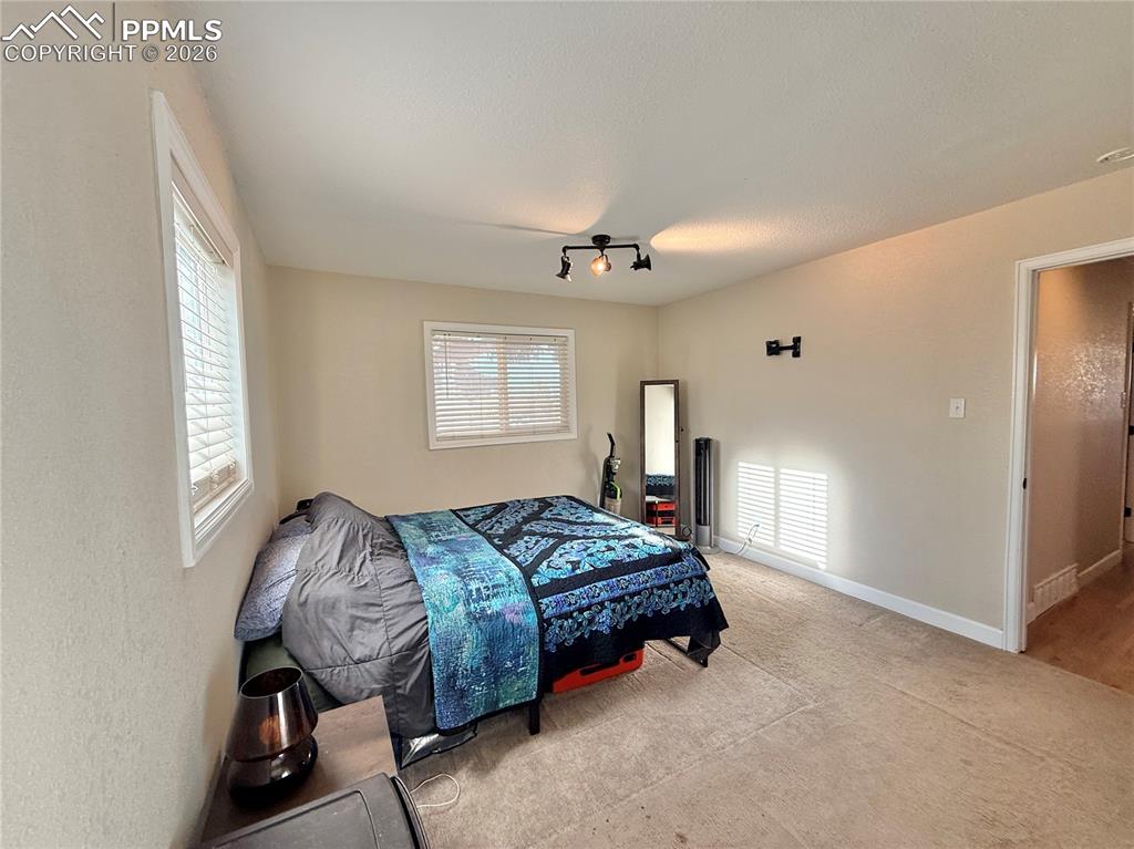 Image 19 of 35: Bedroom