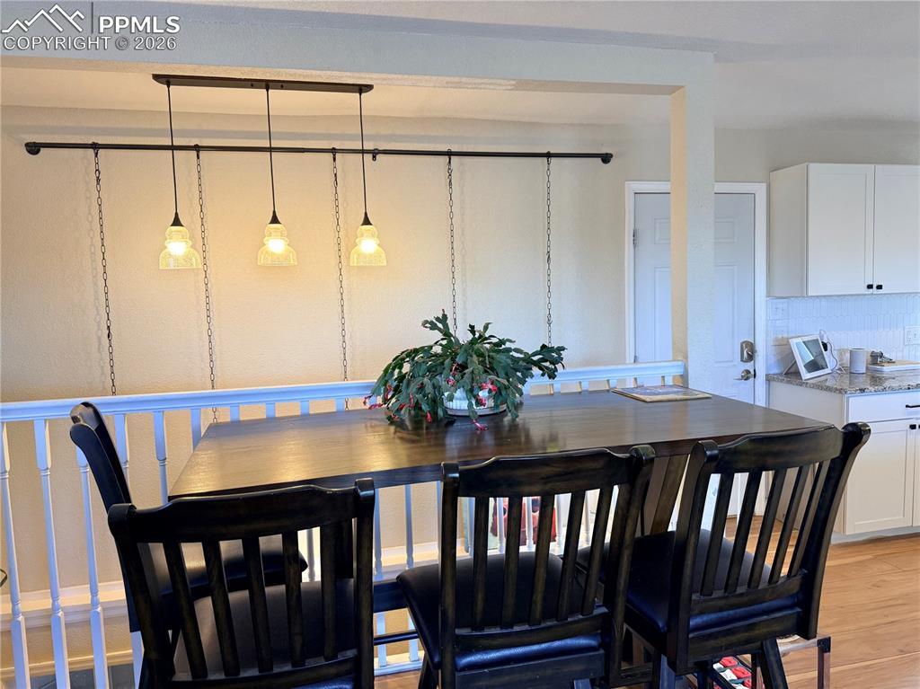 Image 5 of 35: Dining Area