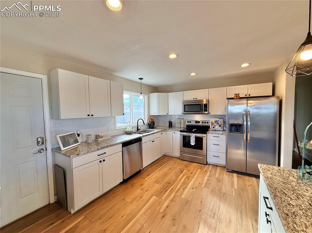 Image 8 of 35: Kitchen