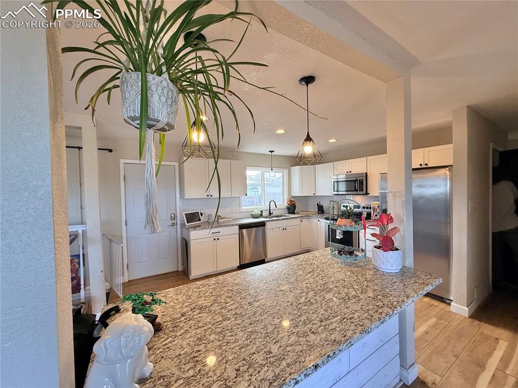 Image 9 of 35: Kitchen