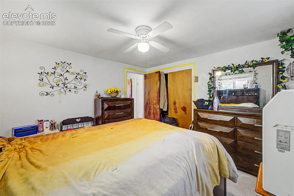 Image 14 of 30: Bedroom