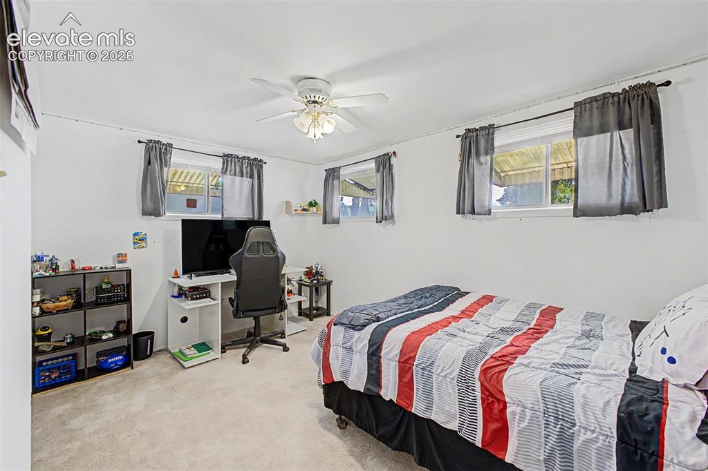 Image 15 of 30: Bedroom