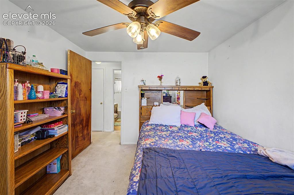 Image 19 of 30: Bedroom