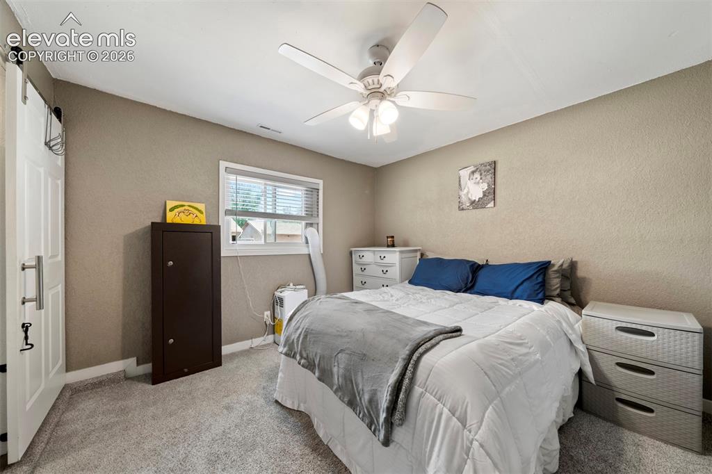 Image 10 of 18: Bedroom