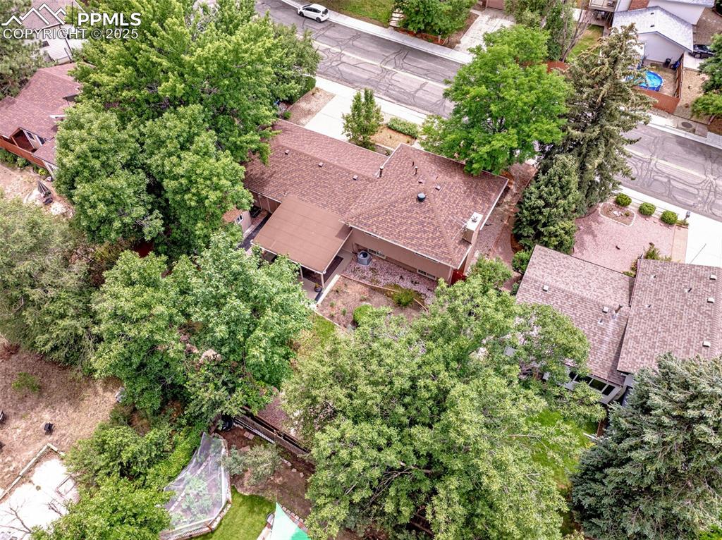 Image 29 of 33: Drone / aerial view