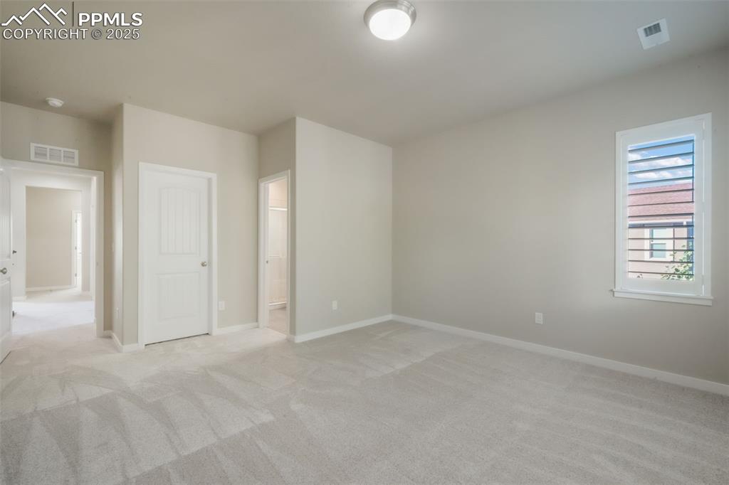 Image 21 of 50: Upper Level Junior Suite